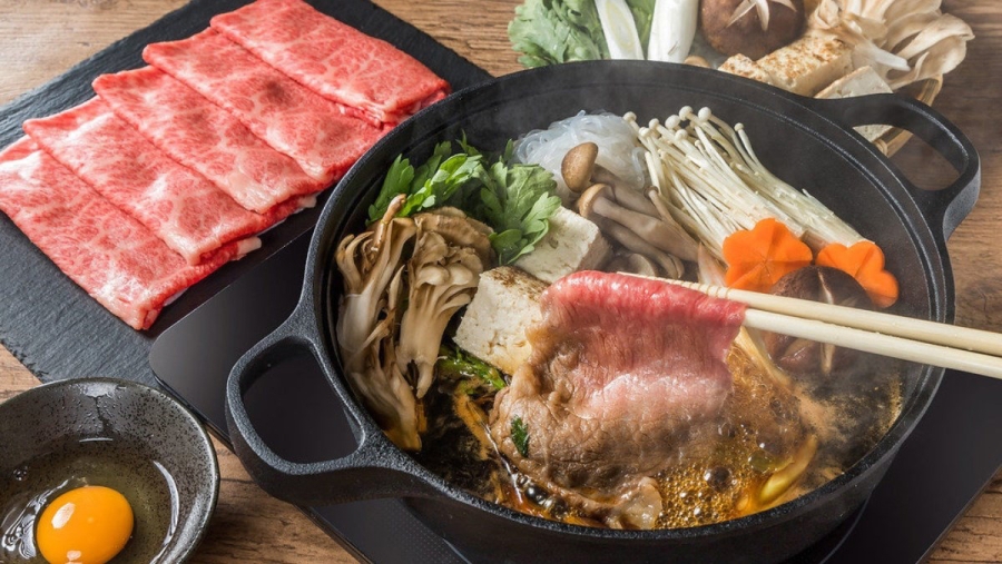 Món lẩu sukiyaki