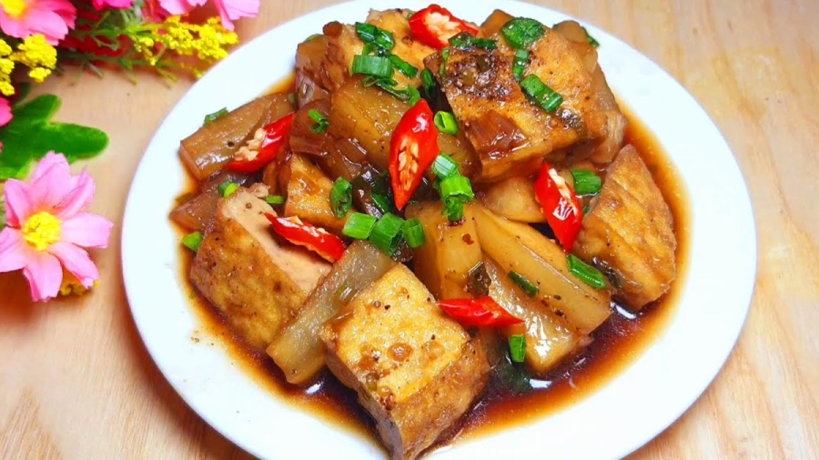 Món tàu hủ kho củ cải trắng