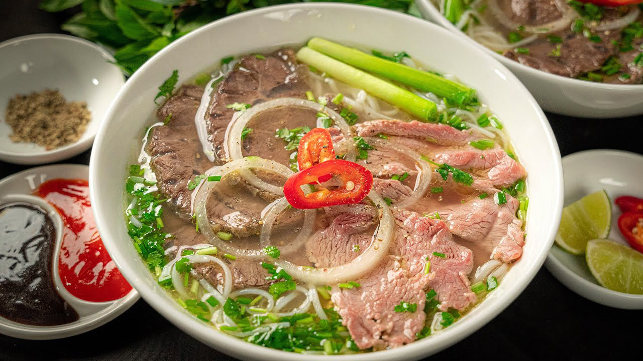 Hướng dẫn cách làm món phở bò ngon nhất - Món Ngon